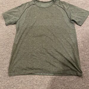 Lululemon metal vent tech short sleeve shirt